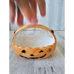 Ades pumpkin basket ceramic Halloween decor spider